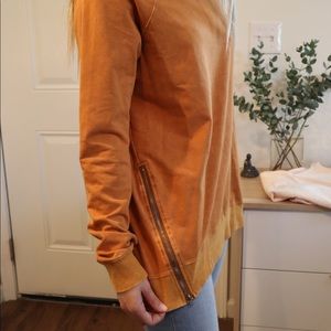 Hem & Thread women’s sweatshirt